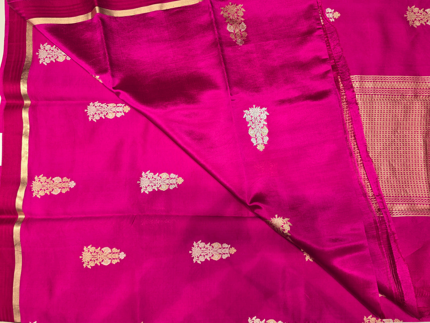 Rani Pink Pure Banarasi Silk Saree 💖✨